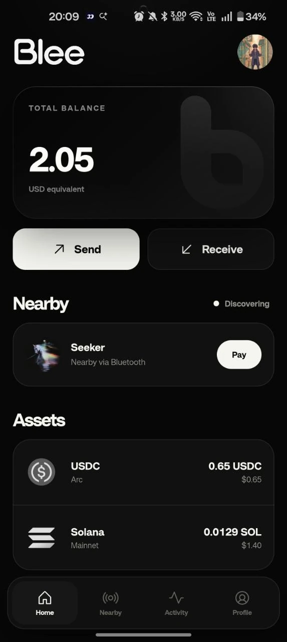 Blee home screen showing balance, nearby discovery, USDC on Arc and SOL on Solana